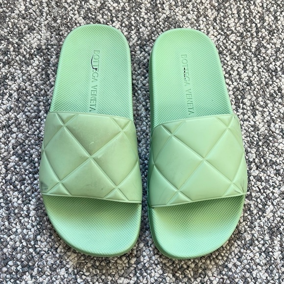 ✨ Authentic Women’s Bottega Veneta Padded Slide Sandal in Pistachio, Size 6Us - Picture 2 of 4